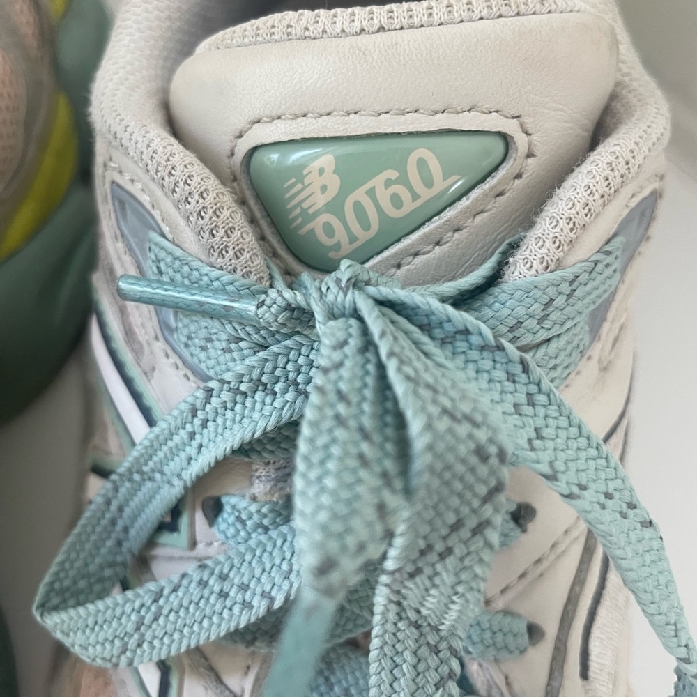Limited Edition New Balance 9060 Moonbeam Vintage Rose - Picture 4 of 13